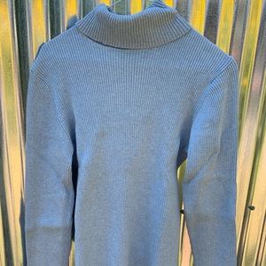 Great Old Navy baby blue Turtleneck